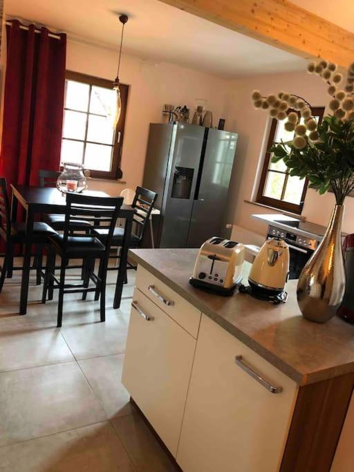 Willkommen Im Casa Felice, Der Wohlfuehl Oase Mit Balkon, 4 Betten Und Homeoffice Platz Aidlingen المظهر الخارجي الصورة