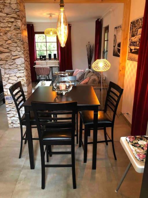 Willkommen Im Casa Felice, Der Wohlfuehl Oase Mit Balkon, 4 Betten Und Homeoffice Platz Aidlingen المظهر الخارجي الصورة