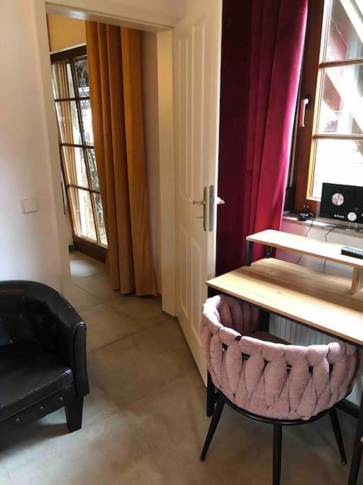 Willkommen Im Casa Felice, Der Wohlfuehl Oase Mit Balkon, 4 Betten Und Homeoffice Platz Aidlingen المظهر الخارجي الصورة